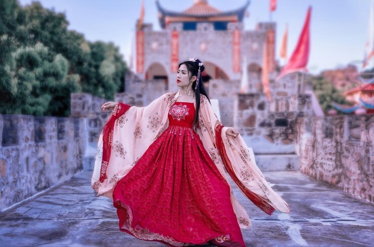 Wedding Hanfu for a Perfectly Elegant Chinese Wedding